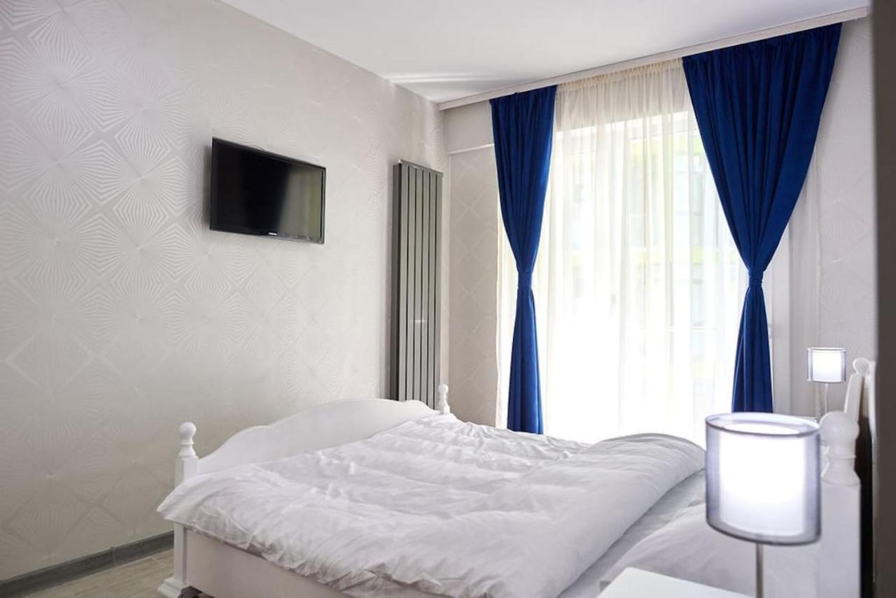 Blue Apartment In Spa N Pool Beach Resort Năvodari Exteriör bild