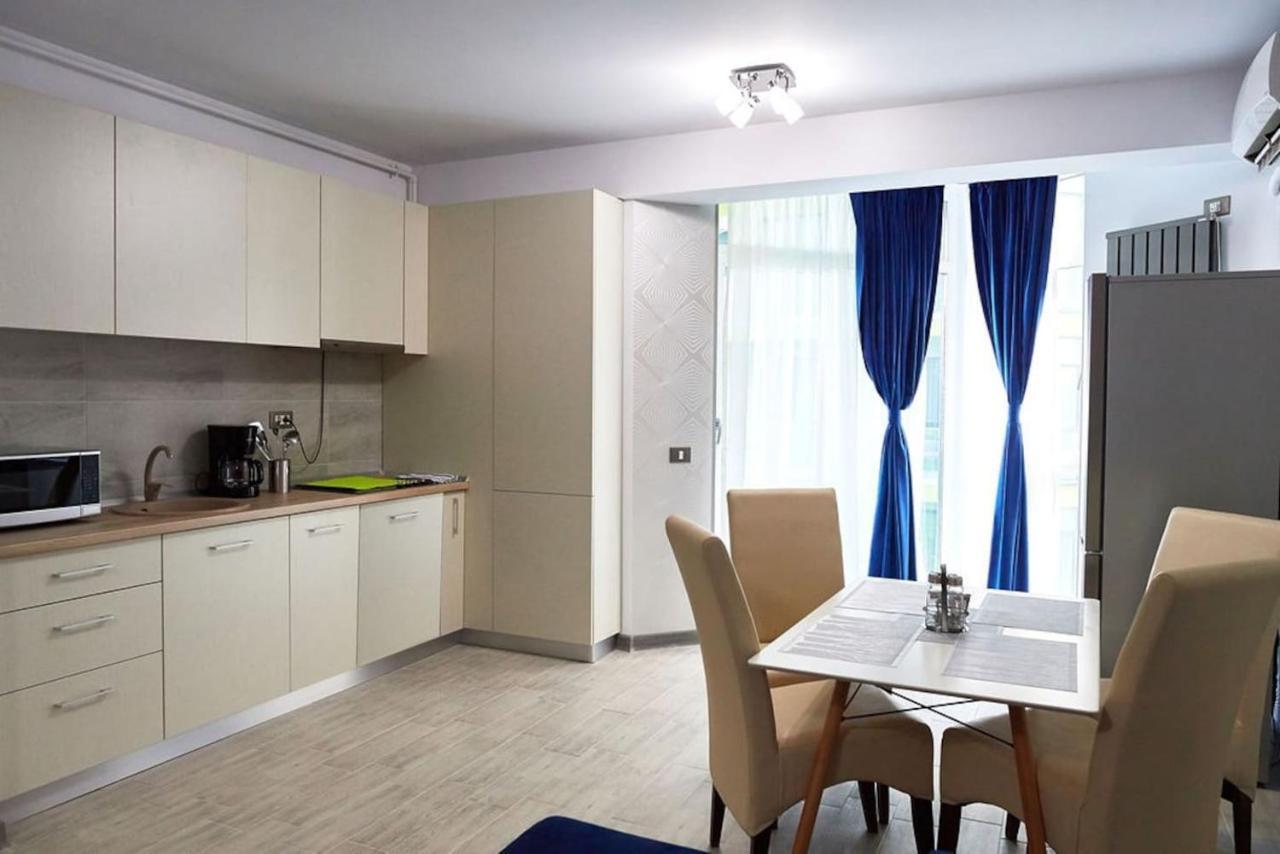Blue Apartment In Spa N Pool Beach Resort Năvodari Exteriör bild